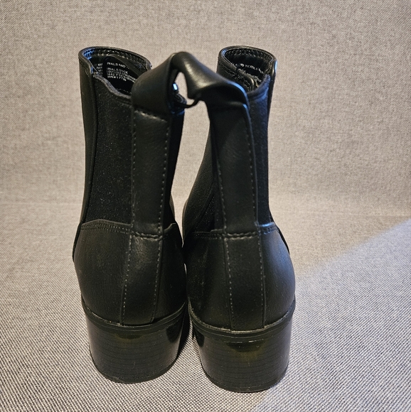 A New Day Boot size 9 - Picture 3 of 5